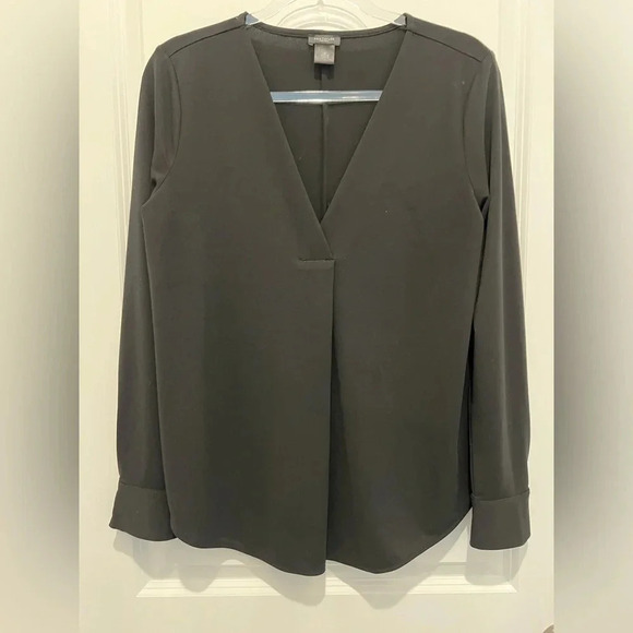 Gently worn Ann Taylor black blouse - Picture 1 of 9
